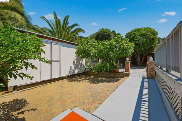 963 Devon Dr, Hayward, CA 94542
