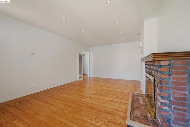 963 Devon Dr, Hayward, CA 94542