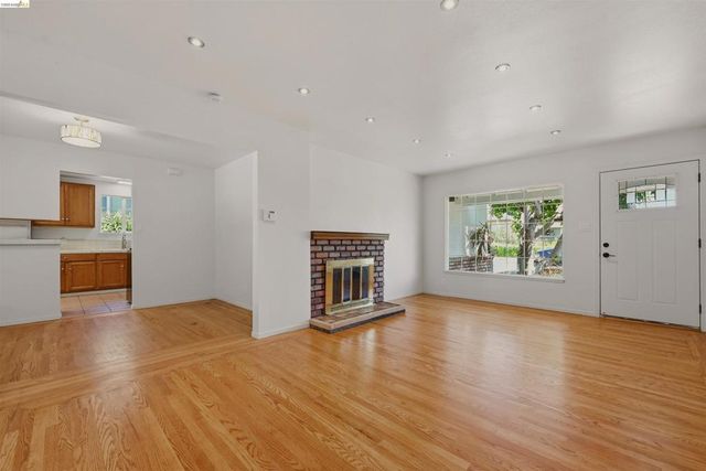 963 Devon Dr, Hayward, CA 94542