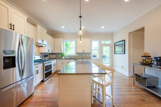 2128 Olde Georgian Ter, Atlanta, GA 30318