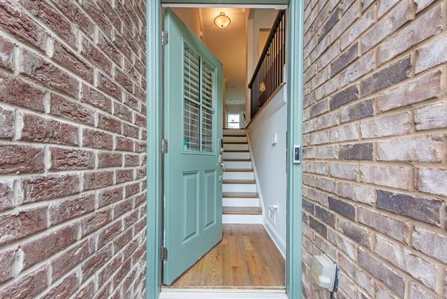 2128 Olde Georgian Ter, Atlanta, GA 30318