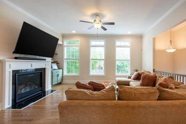 2128 Olde Georgian Ter, Atlanta, GA 30318