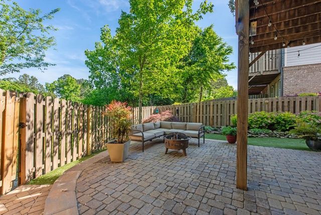 2128 Olde Georgian Ter, Atlanta, GA 30318