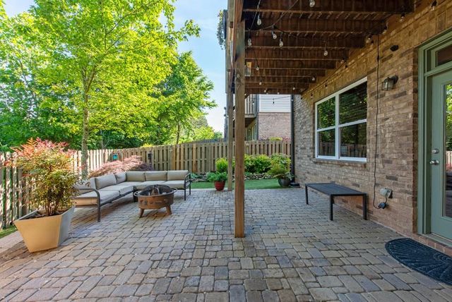2128 Olde Georgian Ter, Atlanta, GA 30318