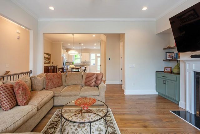 2128 Olde Georgian Ter, Atlanta, GA 30318