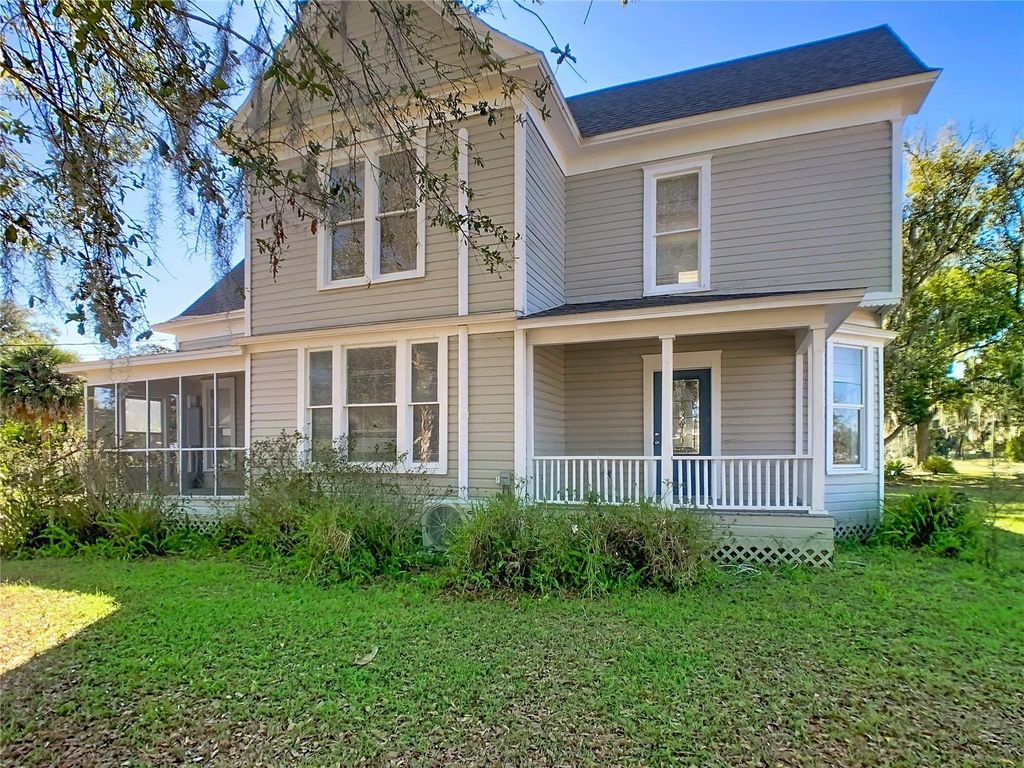 Image 2 of property listing at 304 E MAIN STREET, Bowling Green, FL 33834