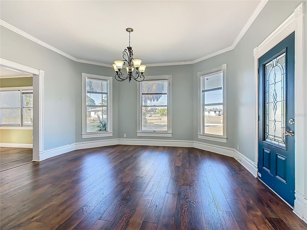 Image 12 of property listing at 304 E MAIN STREET, Bowling Green, FL 33834