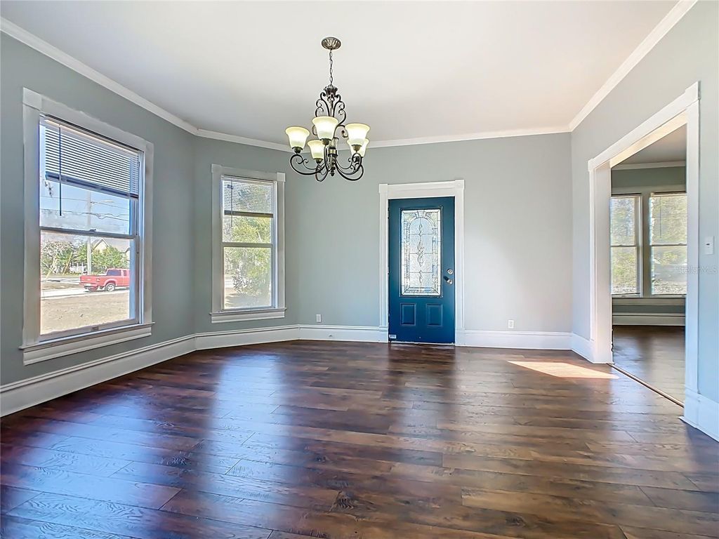 Image 13 of property listing at 304 E MAIN STREET, Bowling Green, FL 33834