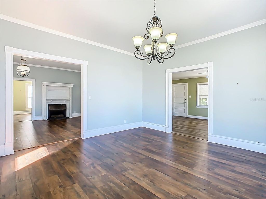 Image 14 of property listing at 304 E MAIN STREET, Bowling Green, FL 33834