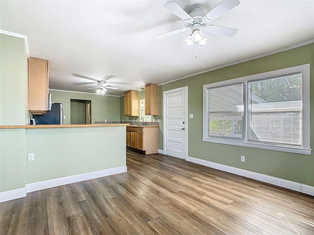 Image 20 of property listing at 304 E MAIN STREET, Bowling Green, FL 33834