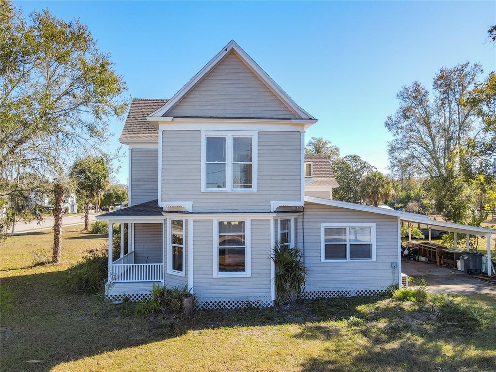 Image 3 of property listing at 304 E MAIN STREET, Bowling Green, FL 33834