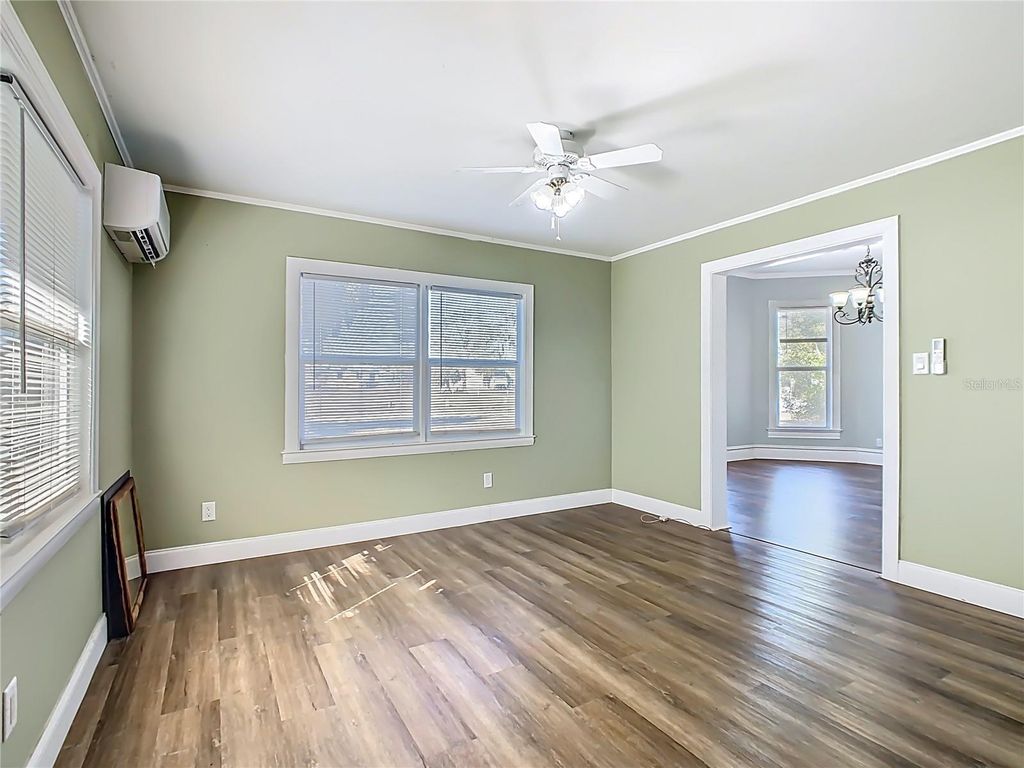 Image 21 of property listing at 304 E MAIN STREET, Bowling Green, FL 33834