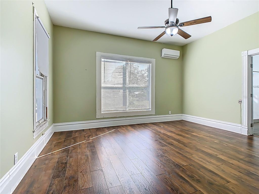 Image 22 of property listing at 304 E MAIN STREET, Bowling Green, FL 33834