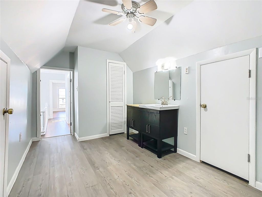 Image 25 of property listing at 304 E MAIN STREET, Bowling Green, FL 33834