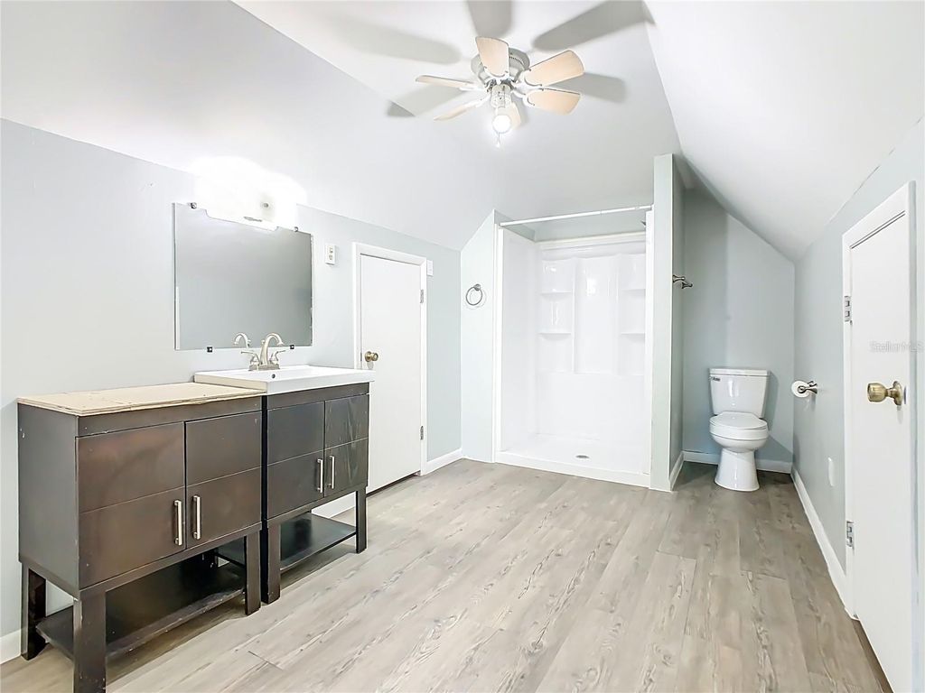 Image 26 of property listing at 304 E MAIN STREET, Bowling Green, FL 33834