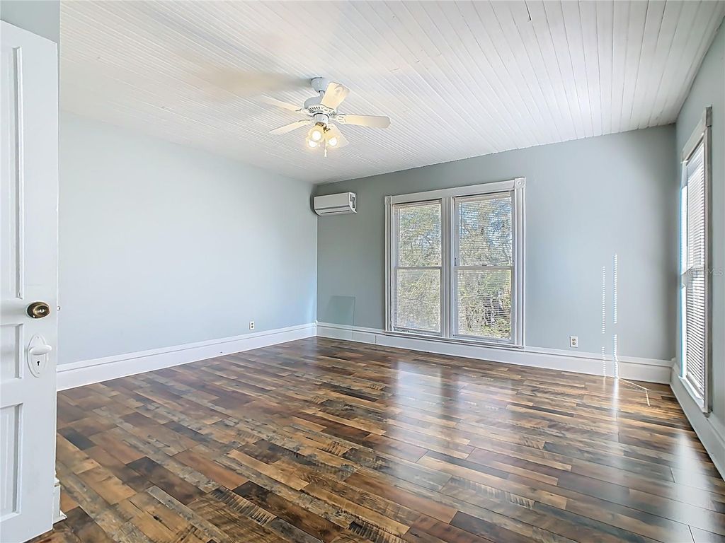 Image 29 of property listing at 304 E MAIN STREET, Bowling Green, FL 33834