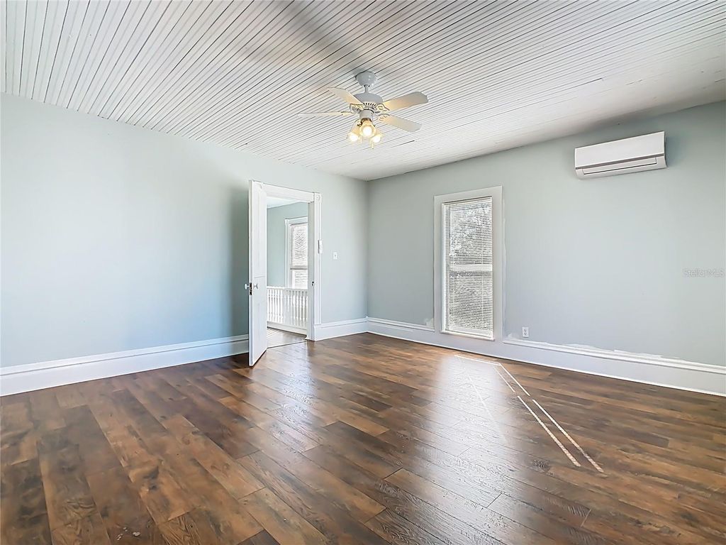 Image 35 of property listing at 304 E MAIN STREET, Bowling Green, FL 33834