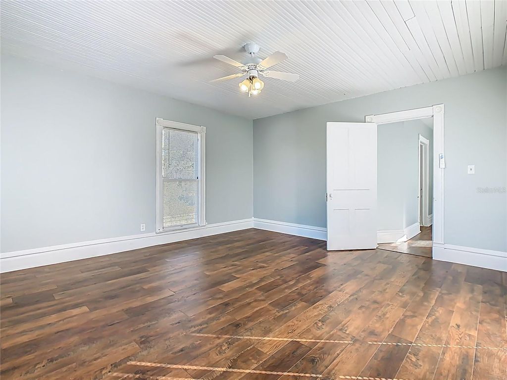 Image 36 of property listing at 304 E MAIN STREET, Bowling Green, FL 33834