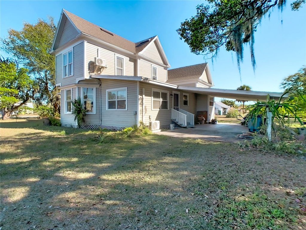 Image 38 of property listing at 304 E MAIN STREET, Bowling Green, FL 33834