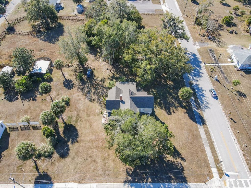 Image 43 of property listing at 304 E MAIN STREET, Bowling Green, FL 33834