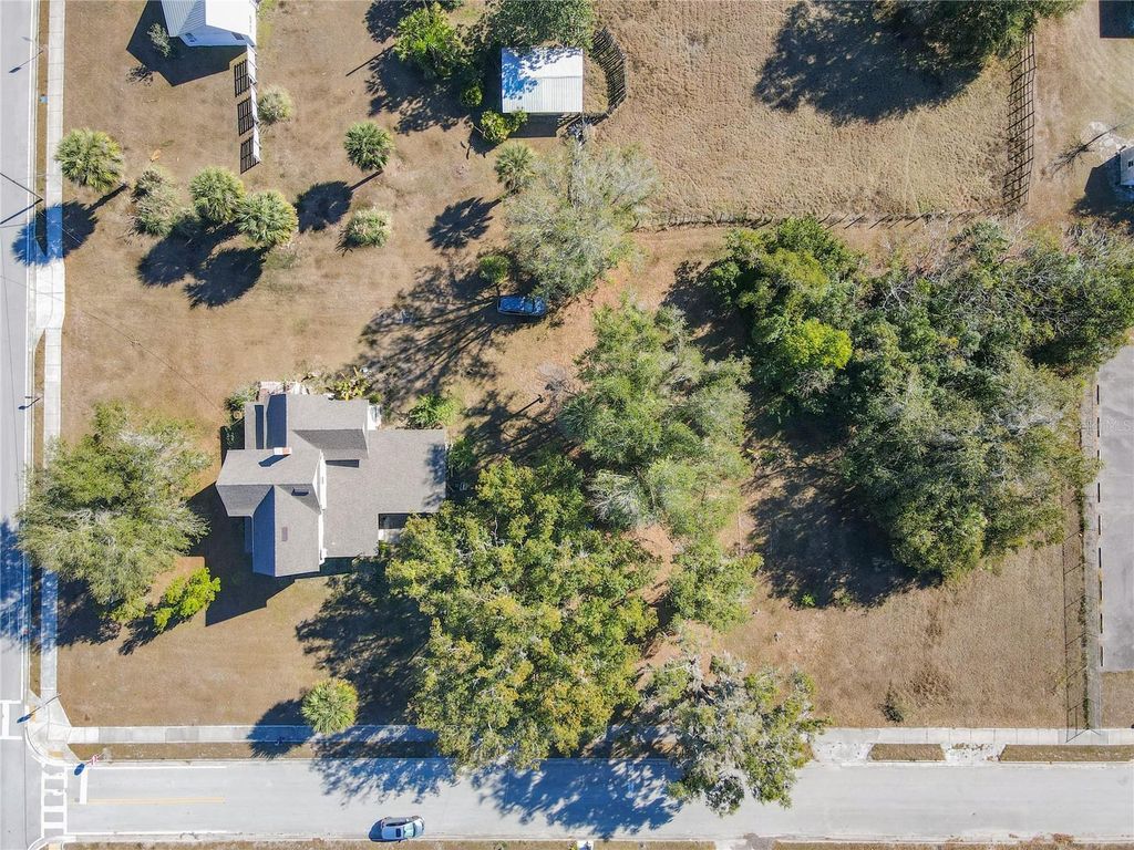 Image 44 of property listing at 304 E MAIN STREET, Bowling Green, FL 33834