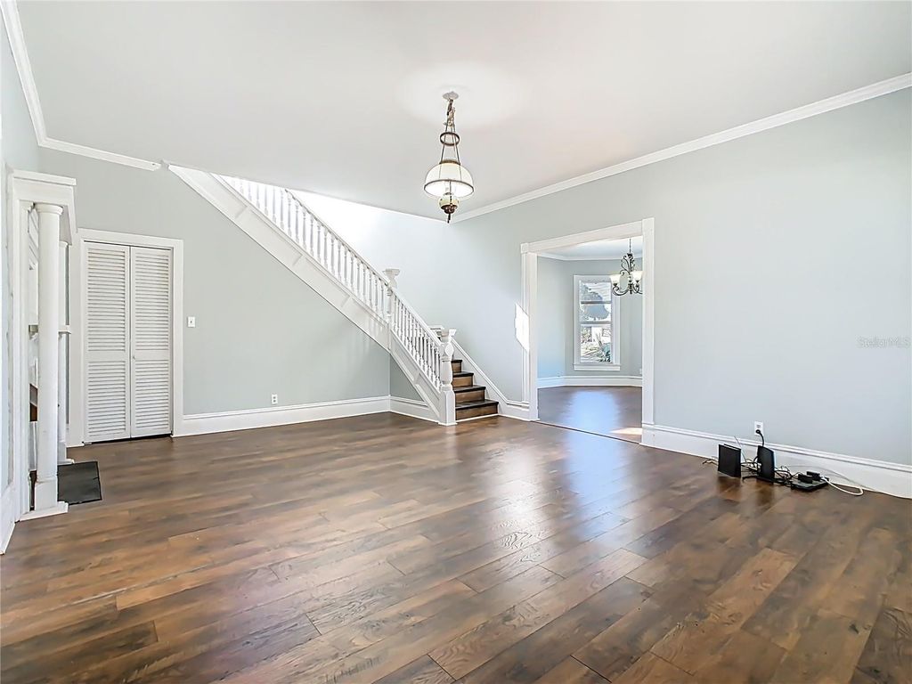 Image 9 of property listing at 304 E MAIN STREET, Bowling Green, FL 33834