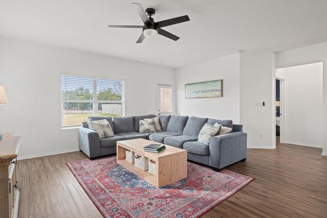 424 Wolf Springs RD, Georgetown, TX 78628