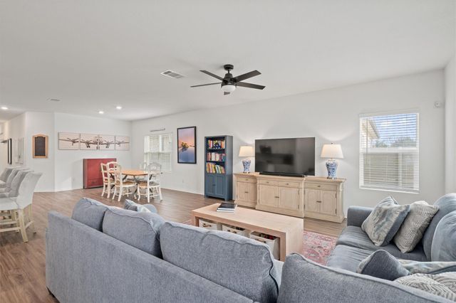 424 Wolf Springs RD, Georgetown, TX 78628