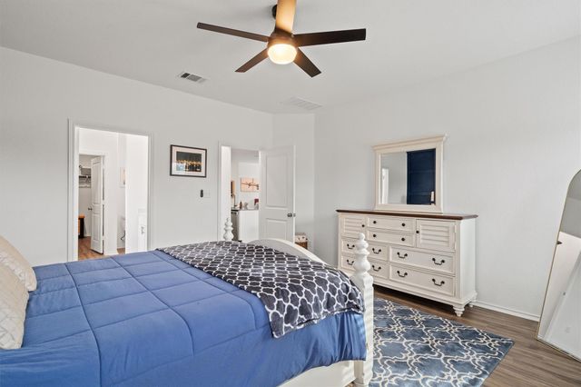 424 Wolf Springs RD, Georgetown, TX 78628