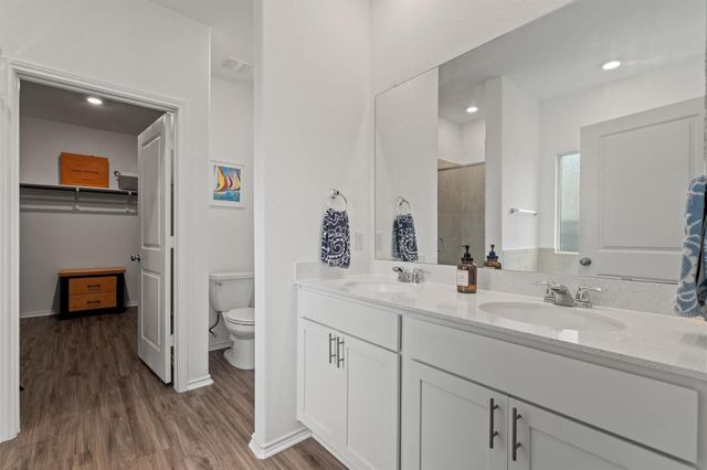 424 Wolf Springs RD, Georgetown, TX 78628