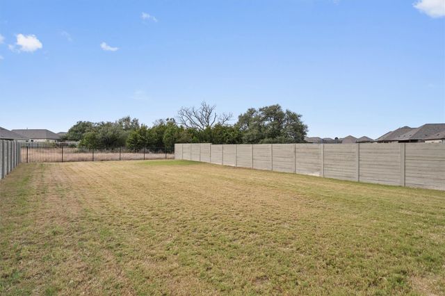 424 Wolf Springs RD, Georgetown, TX 78628