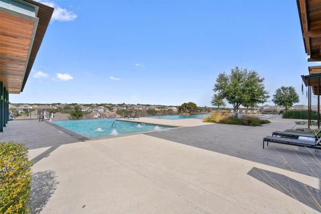 424 Wolf Springs RD, Georgetown, TX 78628