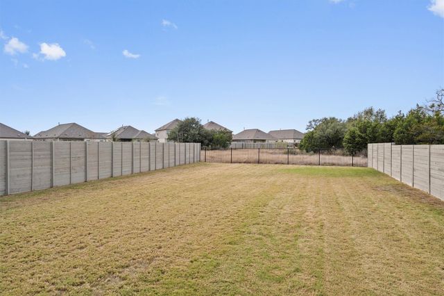 424 Wolf Springs RD, Georgetown, TX 78628