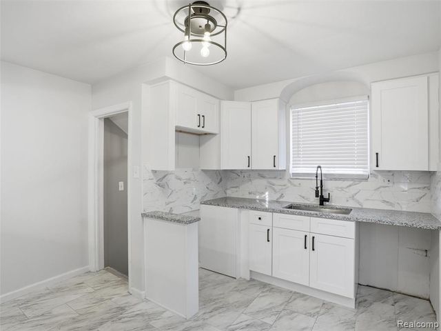 18684 Murray Hill Street, Detroit, MI 48235