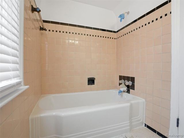 18684 Murray Hill Street, Detroit, MI 48235