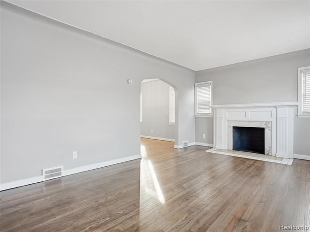 18684 Murray Hill Street, Detroit, MI 48235