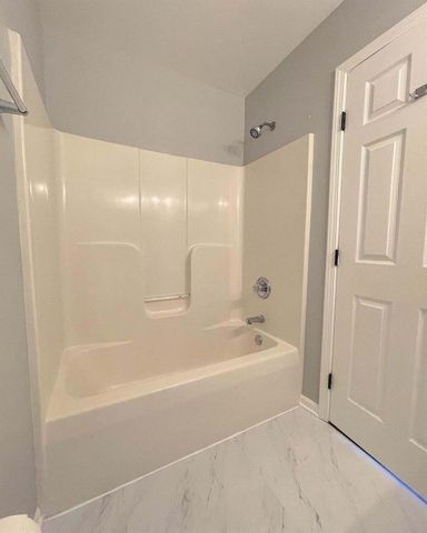 136-140 Meadows Circle, Crown Point, IN 46307