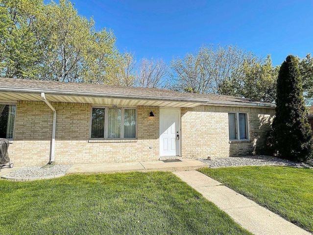 136-140 Meadows Circle, Crown Point, IN 46307