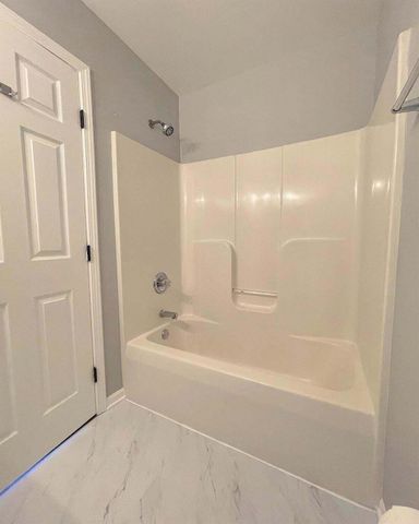 136-140 Meadows Circle, Crown Point, IN 46307