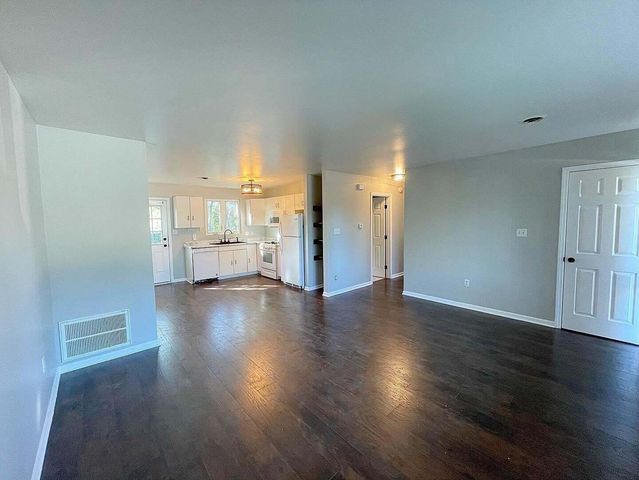 136-140 Meadows Circle, Crown Point, IN 46307