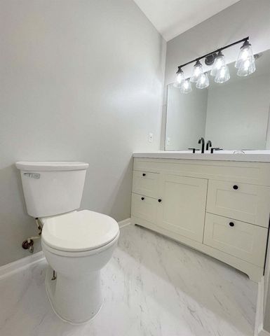 136-140 Meadows Circle, Crown Point, IN 46307