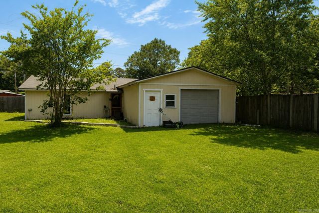 6622 Garvin Dr, Benton, AR 72019