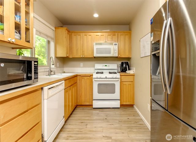 9506 10th Street E, Tacoma, WA 98445