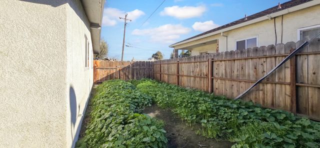 206 W 20th St, Tracy, CA 95376