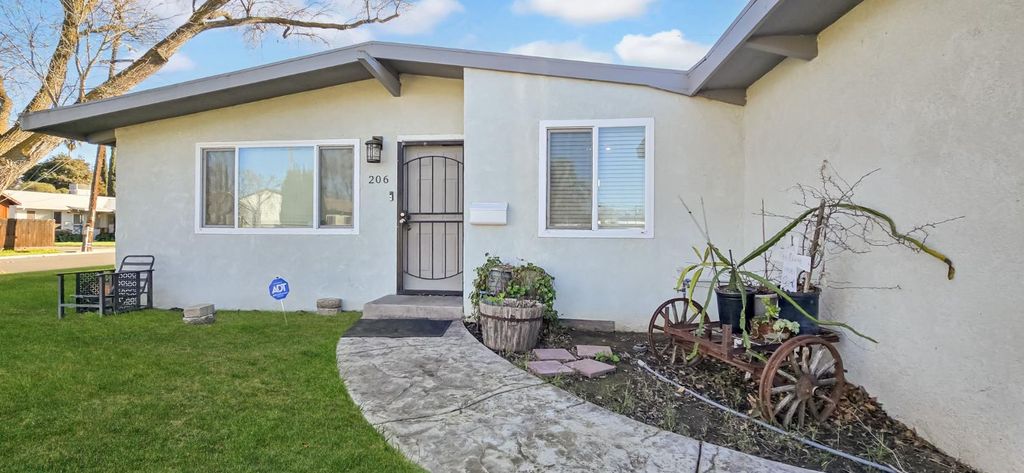 206 W 20th St, Tracy, CA 95376
