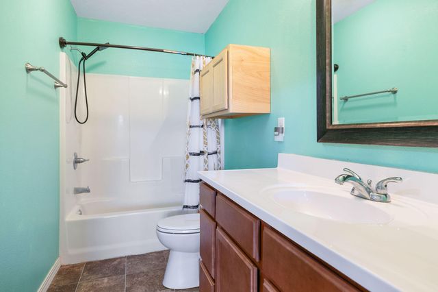 135 Travis Street, Hollister, MO 65672