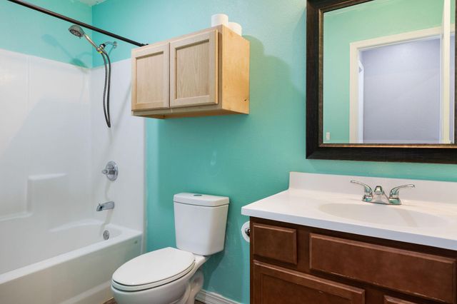 135 Travis Street, Hollister, MO 65672