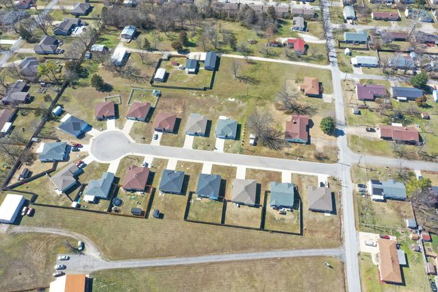 135 Travis Street, Hollister, MO 65672