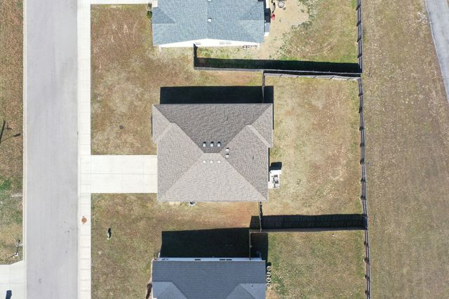 135 Travis Street, Hollister, MO 65672