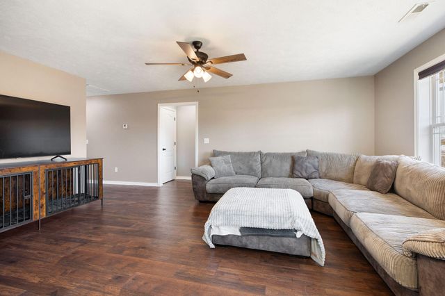 135 Travis Street, Hollister, MO 65672